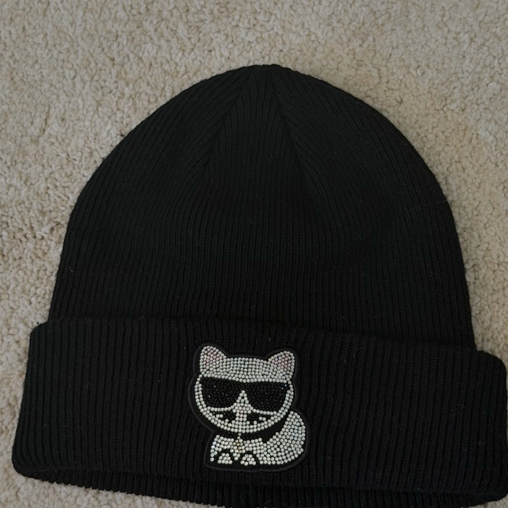 Karl Lagerfeld Black Ribbed Beanie – One Size